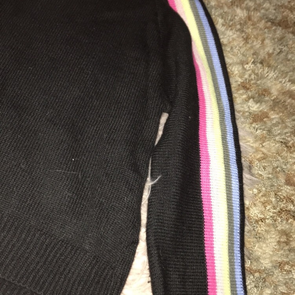 Clothes - Picture 5 of 8